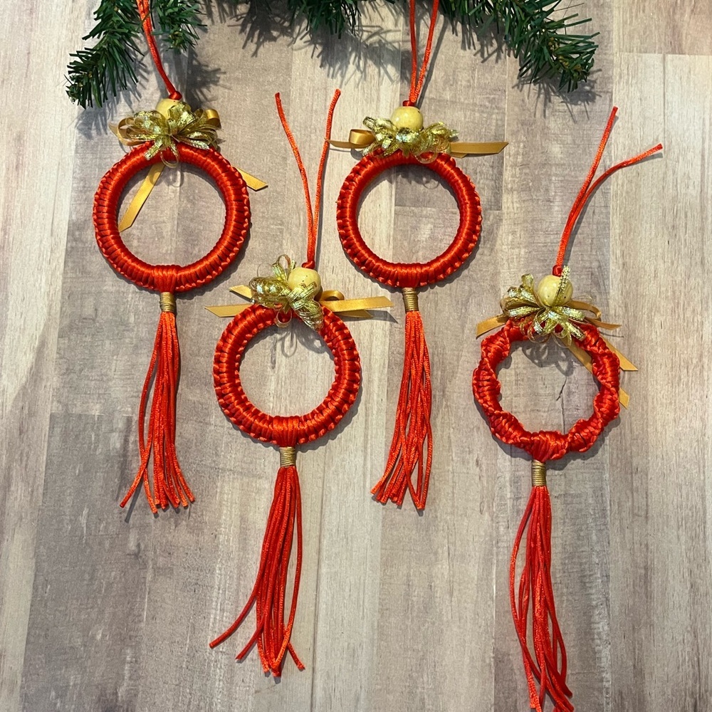 HANDMADE MACRAME CHRISTMAS ORNAMENT - Picture 7 of 9